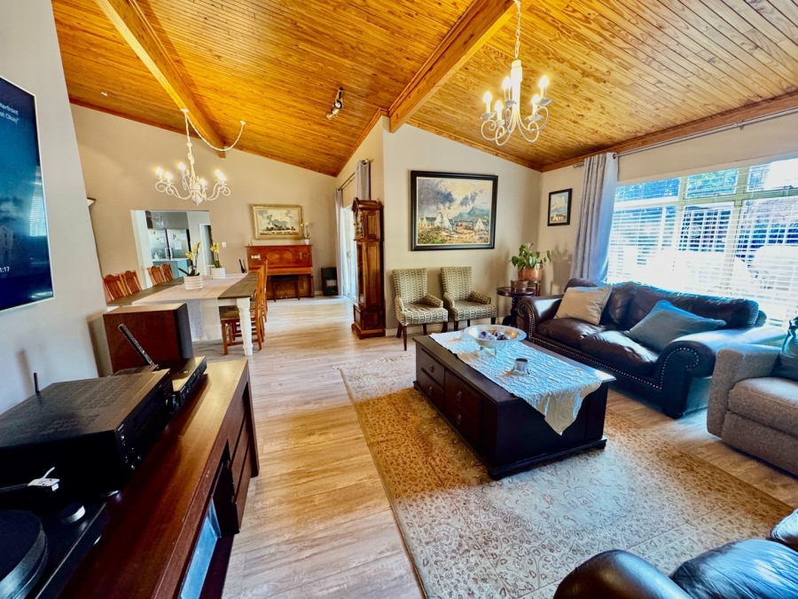 5 Bedroom Property for Sale in Mooivallei Park North West